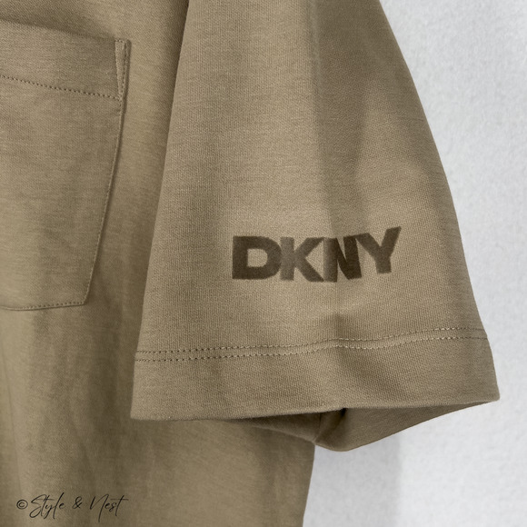 DKNY Oversized Fit Tee Cotton Blend w/Pocket Soft Touch Size Medium Men's NWT - Picture 2 of 7